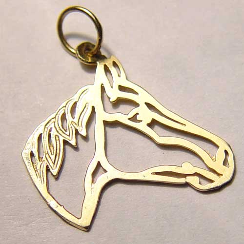 Open quarter horse head pendant.