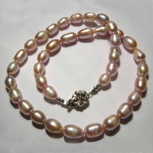Baroque pink pearl strand