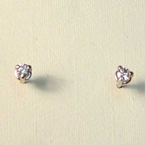 14 kt. w.g. 0.10 ct.t.w. diamond stud earrings