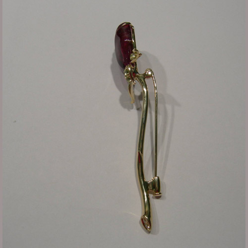 Side view of 14 .y.g. rose brooch