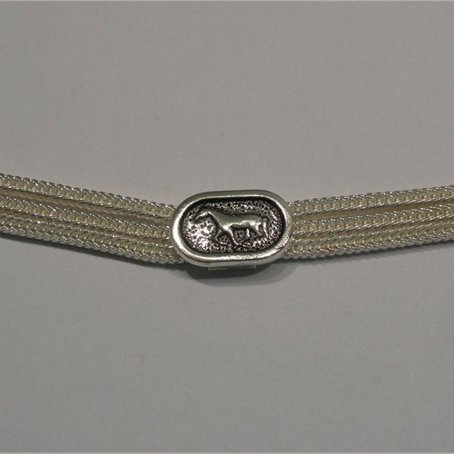 close up of links of horse link choker necklace