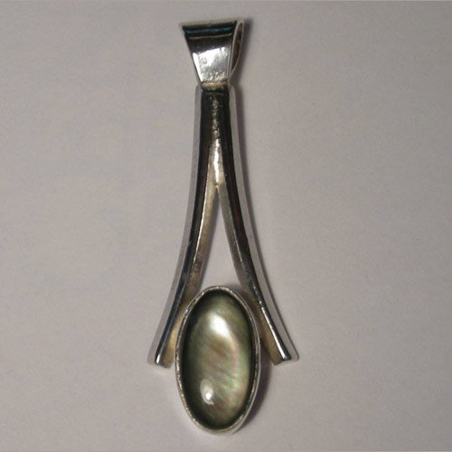 Sterling Silver black Mother of Pearl pendant