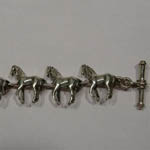 toggle clasp of trotting horse link bracelet