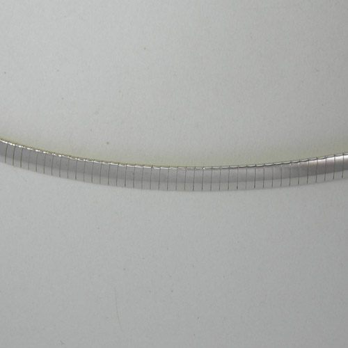 close up of 14 kt wg Omega chain