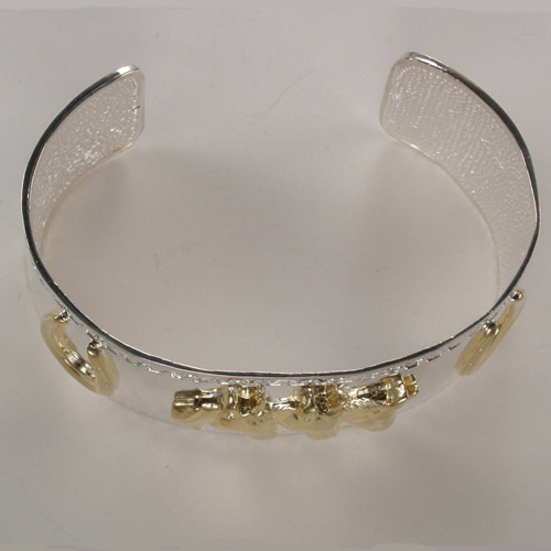 side view of Pewter horse head cuff bracelet